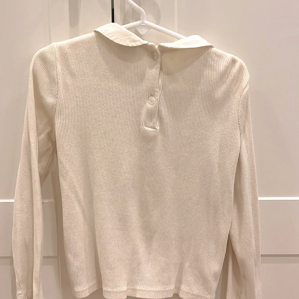 2/$15 Gap kids Peter Pan collar all cotton 5T long-sleeved ribbed cream shirt - Picture 3 of 5